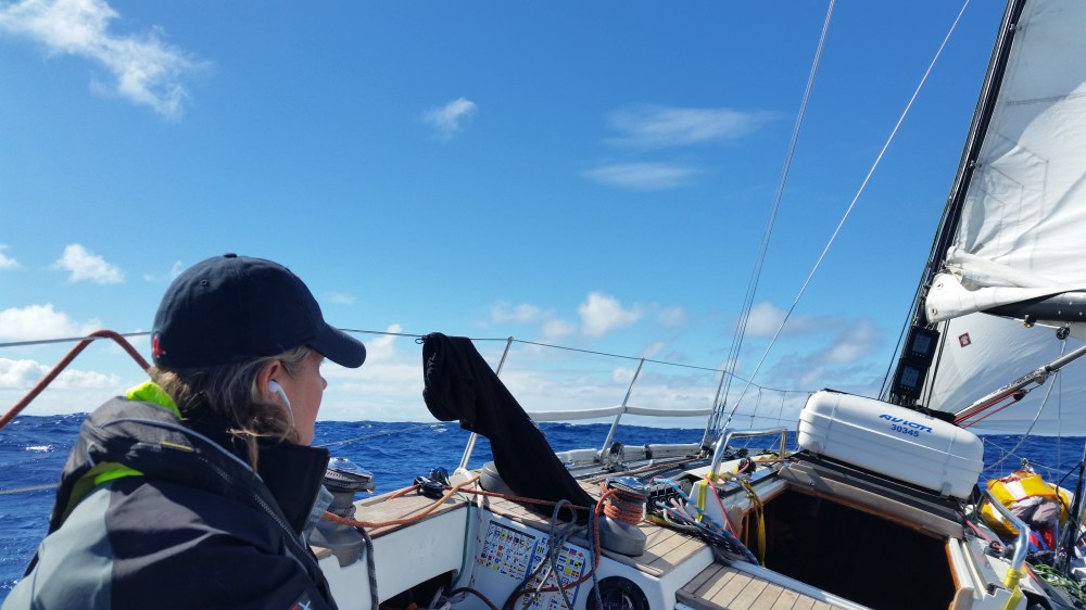 Avion_Megan_driving_sunny_20160719_112710 (2)